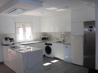 Casa adossada a Calle tetuan nº 45. Casa totalmente reformada con placas solares