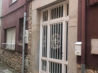 Casa a Calle dela llaga 8. Amplia casa de pueblo - oportunidad unica