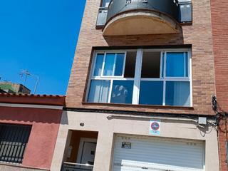 Casa aparellada a Avinguda polinyà 49. Espectacular vivienda en sabadell