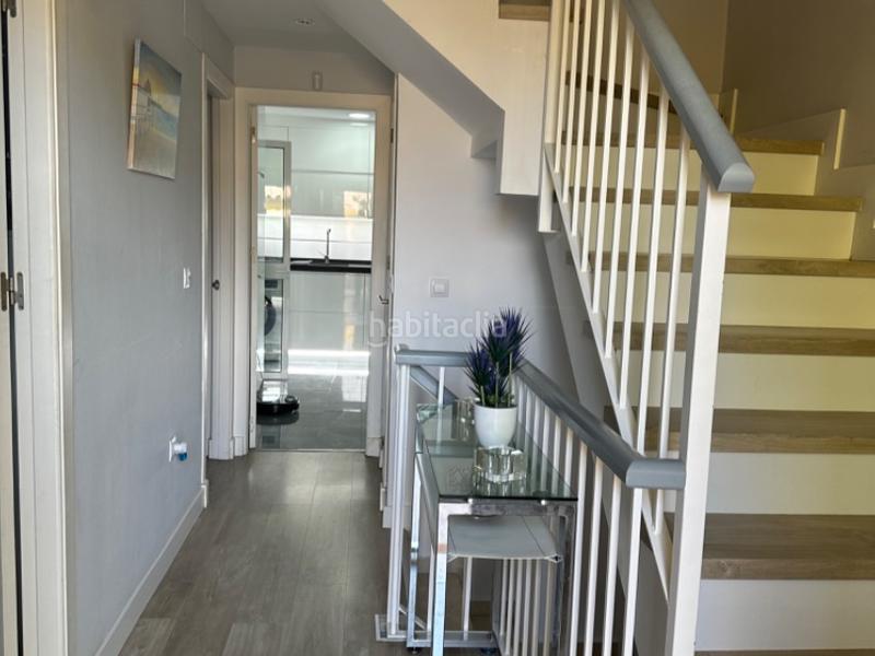 Foto 3aec07b3-d875-47ca-a600-5e40f4d5f282. Casa adossada a avda 14 de abril 1 a Casines Puerto Real