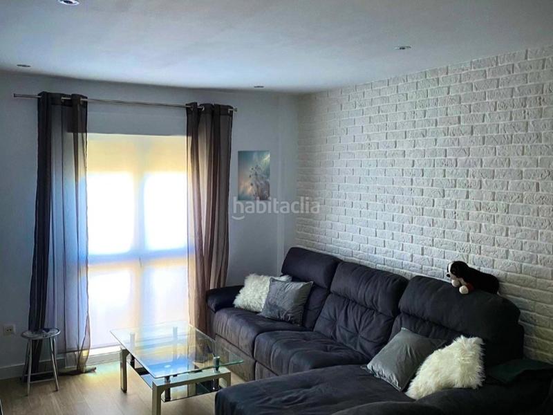 Foto bc0abd7f-3187-453e-a28f-2caa2d559d58. Casa adossada a avda 14 de abril 1 a Casines Puerto Real