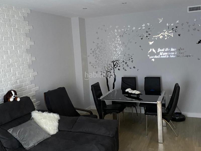 Foto bc96f6f5-66da-401a-8a88-d3efab43bbe7. Casa adossada a avda 14 de abril 1 a Casines Puerto Real