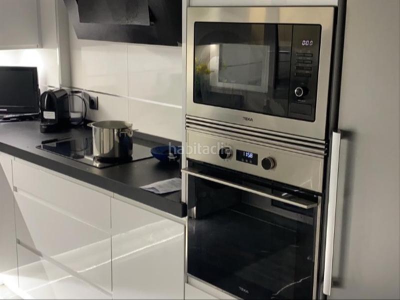 Foto ca63b0d3-7e20-4114-b7df-c6cac8d39f55. Casa adossada a avda 14 de abril 1 a Casines Puerto Real