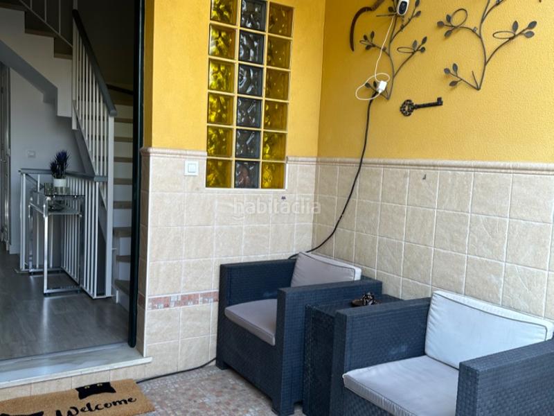 Foto f7b4f9e0-a3c6-4122-8884-8a2fa85ad5ab. Casa adossada a avda 14 de abril 1 a Casines Puerto Real