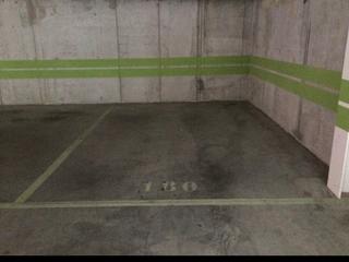 Parking coche en Calle labastida  52. Plaza garaje zabalgana