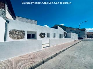 Casa a Calle albacete 1. Casa completamente renovada, perfecta para una familia, con un t