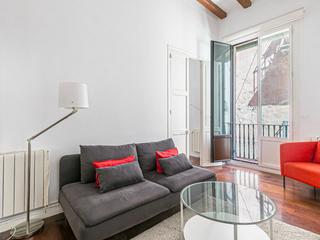 Alquiler Apartamento en Carrer de la mare de déu del pilar 17. Reformado, en muy buen estado.
