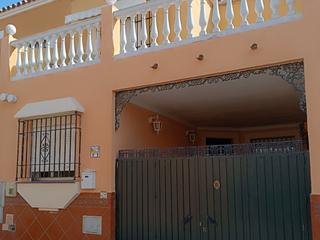 Casa aparellada a Santa bárbara  9. Casa adosada de dos plantas en una de las mejores zonas de alcal