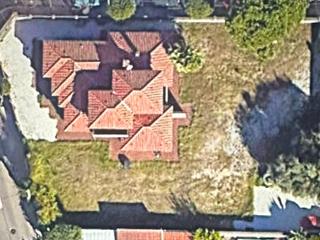 Terreny residencial a Consell de cent  21. Terreno céntrico para edificar nueve casas apareadas