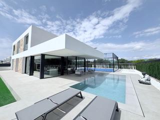 Chalet in Sicilia 115. Impresionante villa con pista de padel y piscina infinity en mar