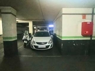 Parking coche en Garaje en venta en calle de sant pere d'abanto 4. Plaza de parking en venta - calle sant pere d'abanto, 4 -  garaj