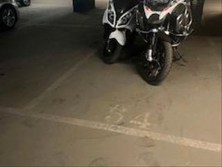 Parking voiture à Calle céfiro 19. Por traslado, vendo