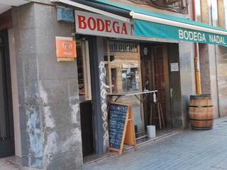 Local commercial à Carrer de la constitució 130. Local comercial con muchas posibilidades