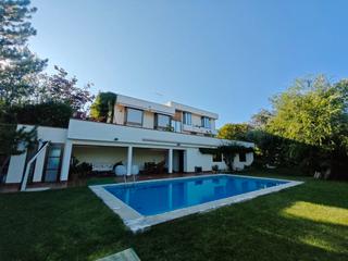 Casa en Avenida del guadalix 37. Casa independiente en zona centro de santo domingo
