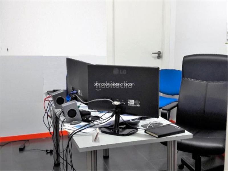 Foto 944d2033-47ec-4918-953e-b504186eec63. Office space in pare lluis colomer 8 in Sant Rafael Ontinyent