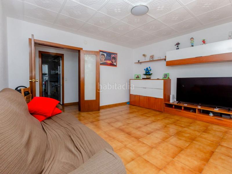 Foto 47c1616e-23b6-4f29-bfc7-5a5c3bd81881. Piso en felip ii 16 oportunidad amplio piso en venta en Badalona