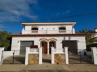 Chalet in Gran canària 21. Chalet con dos viviendas y piscina