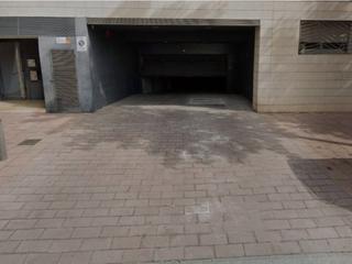 Aparcament cotxe a Baldrich 239. Plaza de parking coche grande