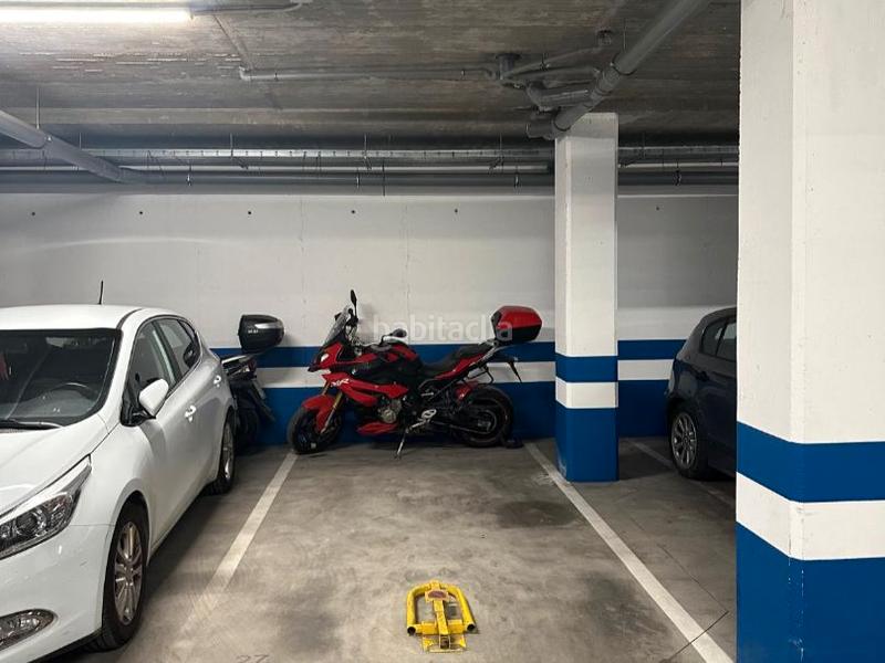 Foto b04abf3c-dcef-40b4-909e-c41bfa414e61. Car parking in manuel clavero arévalo 2 in Entrenúcleos Dos Hermanas