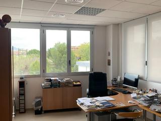 Location Bureau à Av.electricidad  1-21. Perfecta ubicación