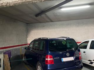 Aparcament cotxe a Carrer de la diputació 27