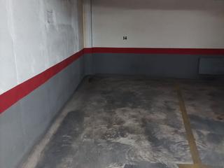Aparcament cotxe a Pintor velázquez  46