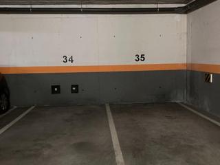 Alquiler Parking coche en Avenida de la dehesa 9. Se alquilan de forma individual