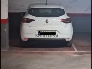Autoparkplatz in Del camp vell 8. Plaza  de aparcamiento en el centro de torredembarra