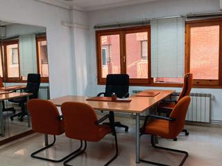 Rent Office space in Baños  6 bis. Oficina tranquila y acogedora