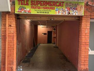 Lloguer Local Comercial a Carrer major 35. Se alquila local comercial muy económico