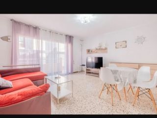Rent Flat in Carrer de camarles 4. Alquiler de piso para estudiantes!!!