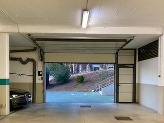 Autoparkplatz in Passatge pins del dimoni 12. Parking coche grande tiana