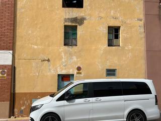 Casa a Nou 70. Casa a reformar