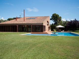 Chalet à Carretera del aeropuerto 370. Gran finca de lujo en zaragoza de  13.315 m2, con chalet único d