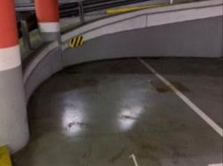 Aparcament cotxe a Plaça de j. m. batista i roca 1. Plaza para coche pequeño
