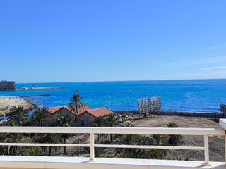 Piso en Calle la sal 15. Ático muy soleado de 2 dormitorios con vistas al mar. gran terra