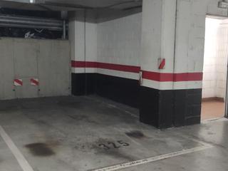 Lloguer Aparcament cotxe a San lorenzo kalea  9. Parking con ascensor y puerta automática
