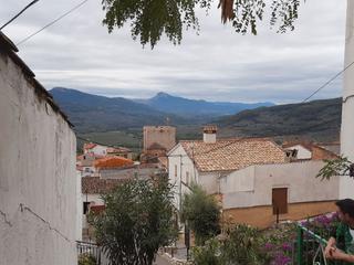 Casa a Ramón y cajal 32. Increíble precio para una buena casa