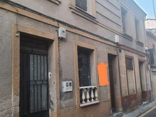 Mas à Calle san juan 4. Casa de pueblo para tirar y construir