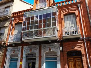 Maison à Via de la plata  4. Se vende casa y local en el centro de la bañeza