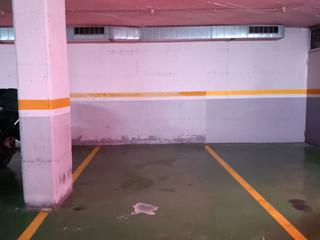 Lloguer Aparcament cotxe a Moianes 23. Parquing bien comunicado