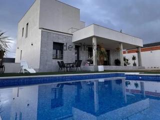 Casa a Carretera de urda 100. Casa de nueva construcción