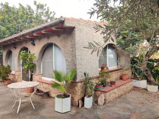 Chalet à Urb. casino vell 21. Chalet con zona auxiliar independiente y piscina