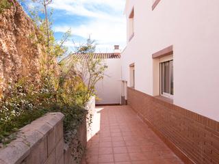 Lloguer Casa a Carrer ferran sor 51. Casa nueva luminosa y con vistas a la montaña agradable