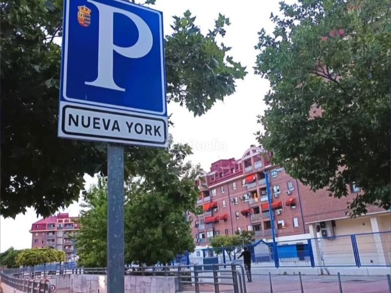 Foto 5baef342-05c5-434c-a0db-4d19f8c1795a. Miete autoparkplatz in nueva york 14 in Centro Móstoles