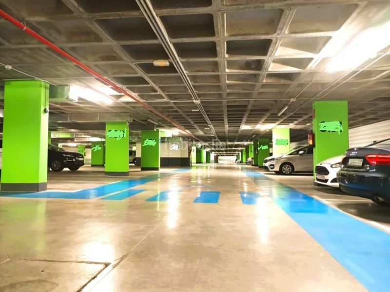 Foto abcc5c34-fac5-4892-a654-d1c0b467fec1. Miete autoparkplatz in nueva york 14 in Centro Móstoles