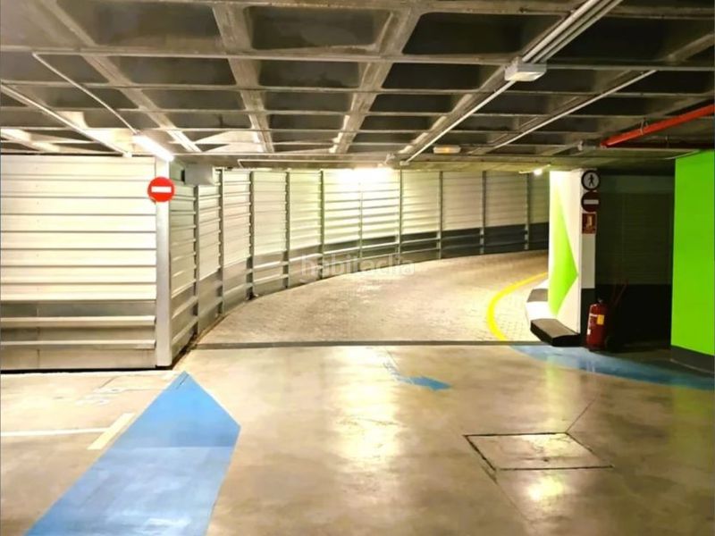 Foto f2b66145-6d64-46bd-95e7-4550d19d4ac8. Miete autoparkplatz in nueva york 14 in Centro Móstoles