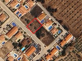 Terreny residencial a Carrer ortiga 9. Terreno de 594 m2 situado en la urbanización rustical mont-roig.