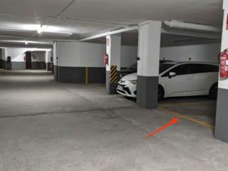 Location Parking voiture à Rúa de salvador allende  6. Amplia plaza de garaje