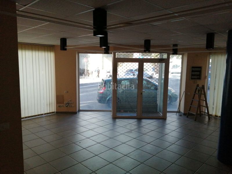 Foto f67ad7e7-ee40-4414-b79b-1eaf72913eb8. Rent business premise in puig rom 122 in Centre Roses